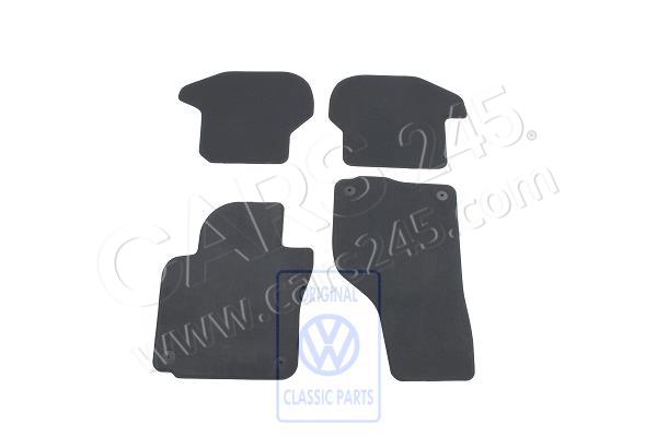 1 Satz Fussmatten Volkswagen Classic 1Q1863011CWGK